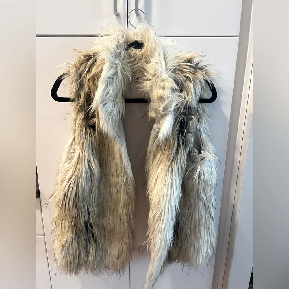 BB Dakota Faux Fur Vest | Size M